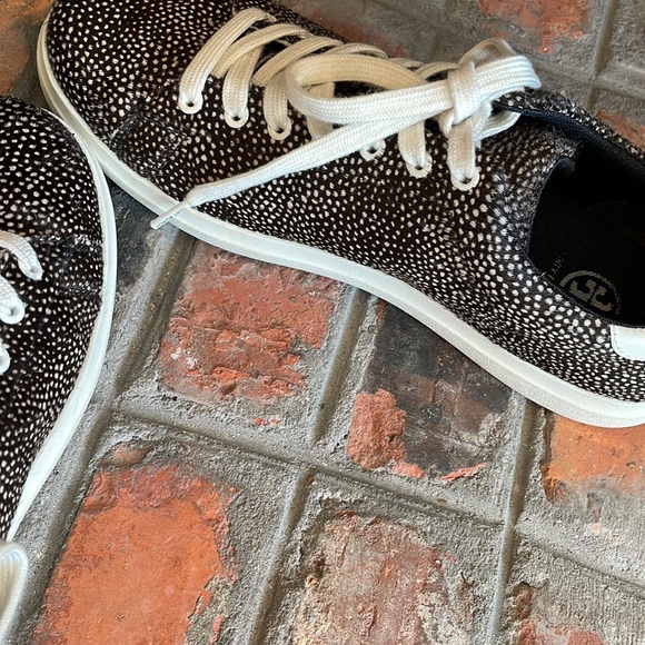 TORY BURCH HOWELL LEATHER AND CALF HAIR TENNIS SHOES SIZE 9.5 - Picture 4 of 10